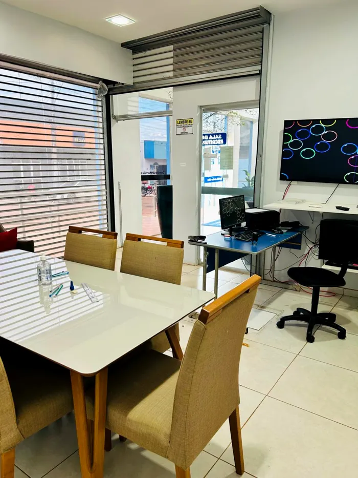 Mesa de atendimento para leitura e assinatura de escrituras